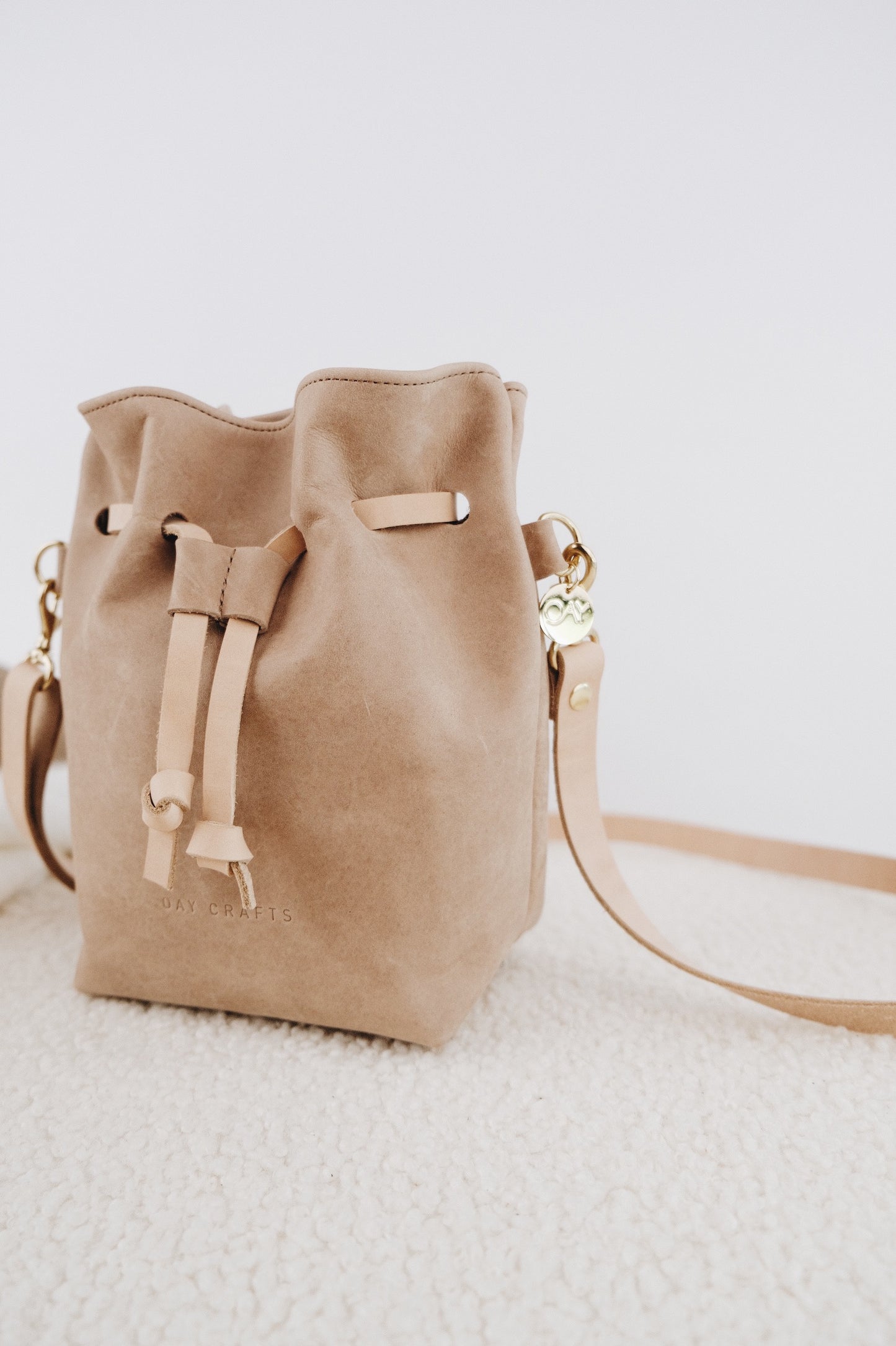 Bucket Bag aus pflanzlich gegerbtem Leder