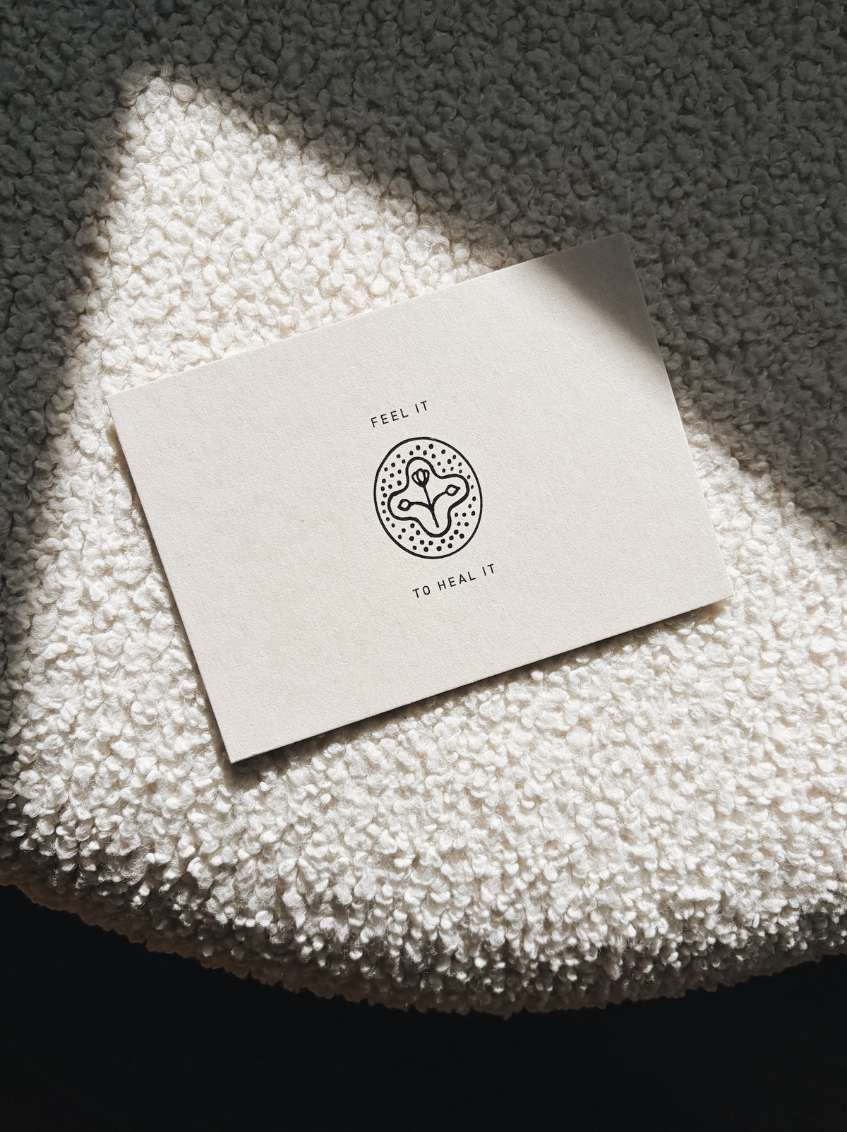 Eco-Pappe Postkarte / feel it to heal it