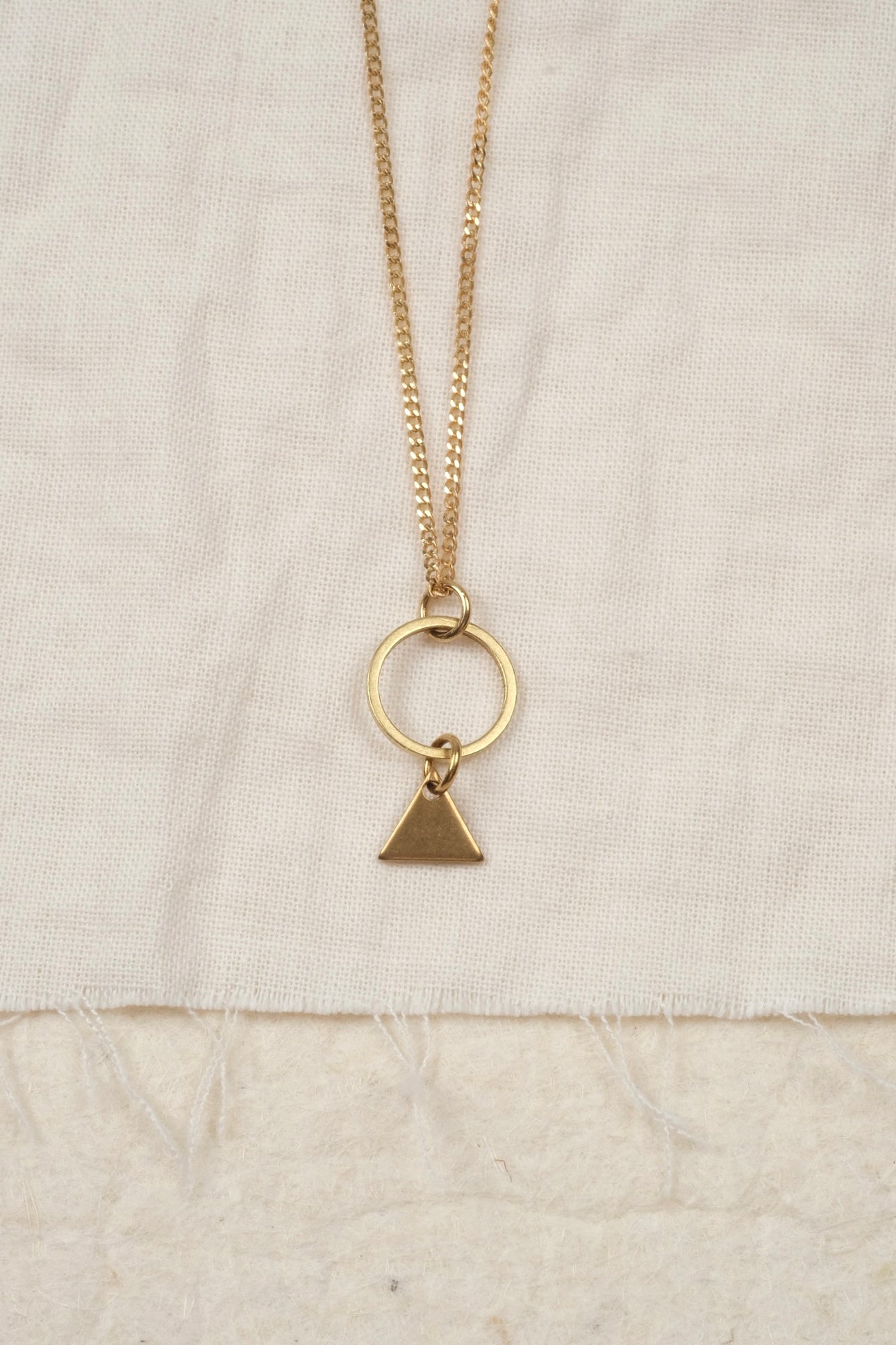 Necklace ROUND TRIANGLE - Main Image