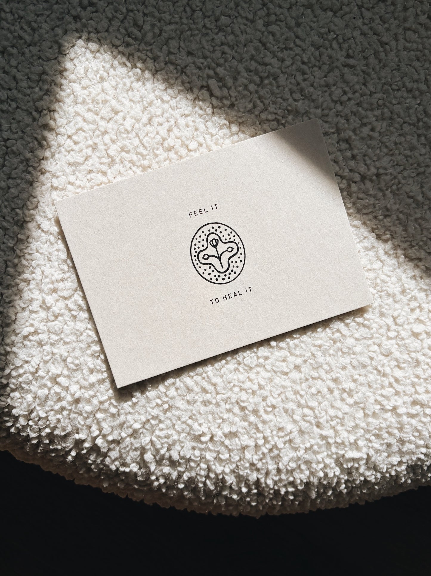 Eco-Pappe Postkarte / feel it to heal it