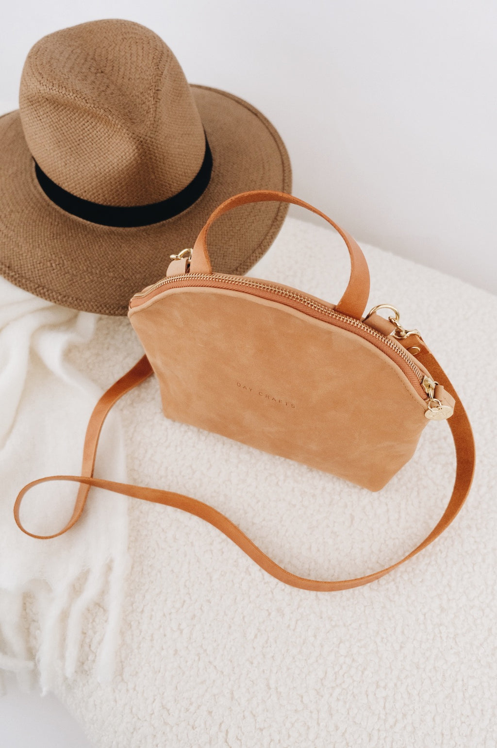 Crossbody Bag CURVE 2023 braun