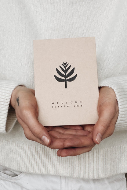 Eco-Pappe Postkarte / welcome little one