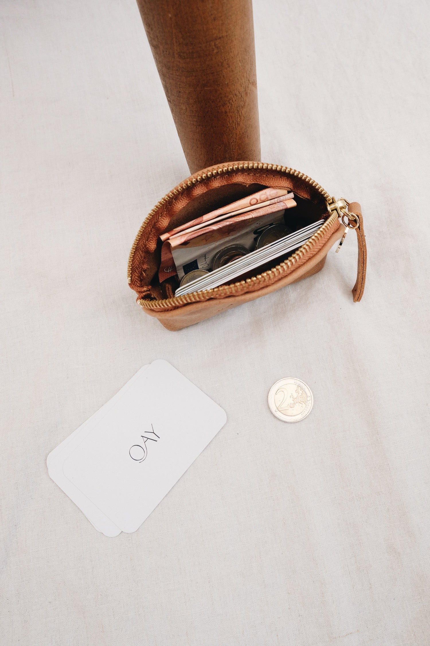 Sustainable leather coin purse CURVE - brown