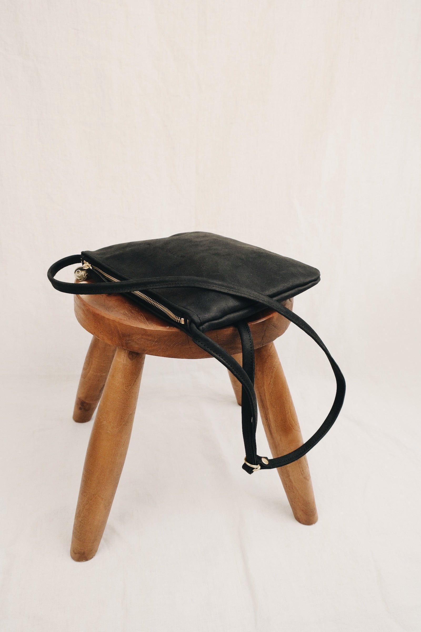Bioleder Crossbody Bag AVA - schwarz