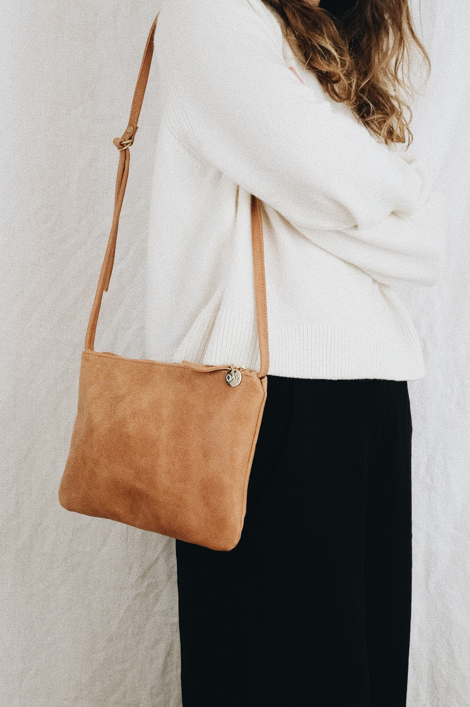 Bioleder Crossbody Bag AVA - schwarz